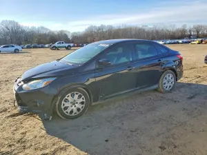 Ford Focus SE 2.0L 4 2012