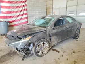 Hyundai Elantra 2.0L 4 2023