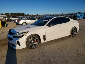 Kia Stinger 3.3L 6 2021
