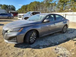 Nissan Altima SV 2.5L 4 2024