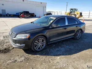 Volkswagen Passat SEL 2.0L 4 2013