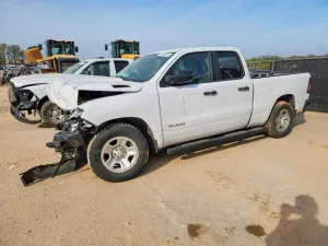 RAM 1500 5.7L 8 2021