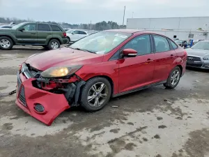 Ford Focus SE 2.0L 4 2014