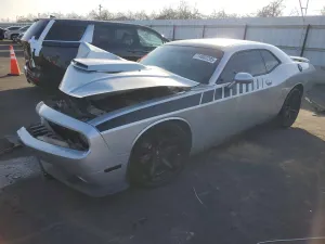 Dodge Challenger R/T 5.7L 8 2012