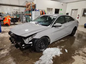 Hyundai Elantra SEL 2.0L 4 2023
