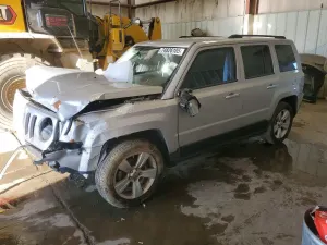Jeep Patriot LATITUDE 2.4L 4 2013