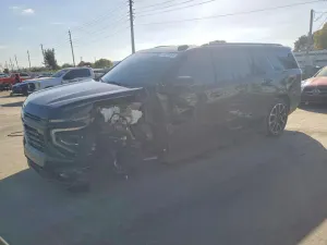 Chevrolet Suburban 5.3L 8 2025