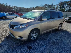 Toyota Sienna 3.5L 6 2013