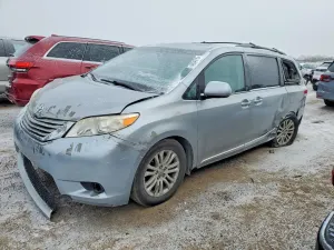 Toyota Sienna XLE 3.5L 6 2011