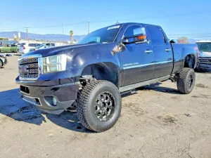 GMC Sierra K2500 DENALI 6.6L 8 2013