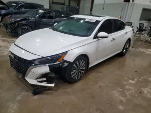 Nissan Altima SV 2.5L 4 2023