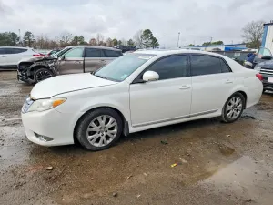 Toyota Avalon BASE 3.5L 6 2011