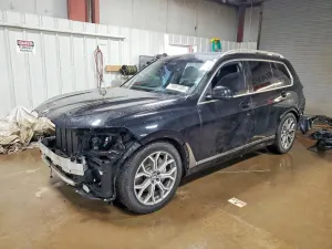 BMW X7 3.0L 6 2025