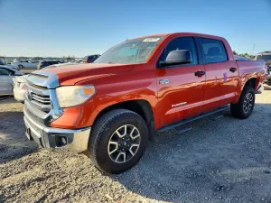 Toyota Tundra CREWMAX SR5 5.7L 8 2017