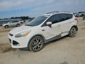 Ford Escape TITANIUM 2.0L 4 2013