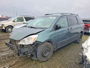 Toyota Sienna CE 3.3L 6 2004