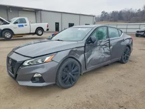 Nissan Altima SR 2.5L 4 2022