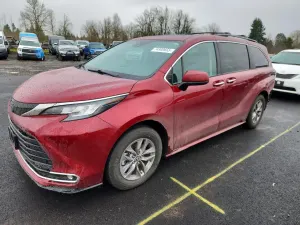 Toyota Sienna XLE 2.5L 4 2023