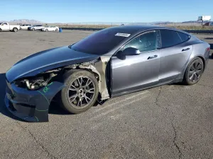 Tesla Model S 2021