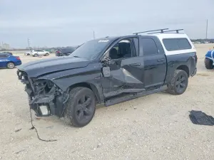 RAM 1500 ST 5.7L 8 2017