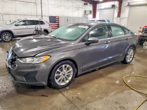 Ford Fusion SE 2.5L 4 2020