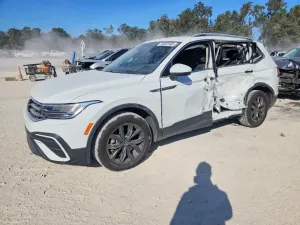 Volkswagen Tiguan SE 2.0L 4 2022