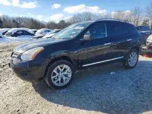 Nissan Rogue S 2.5L 4 2013