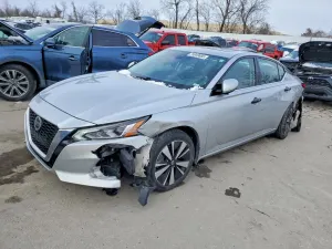 Nissan Altima SL 2.5L 4 2021