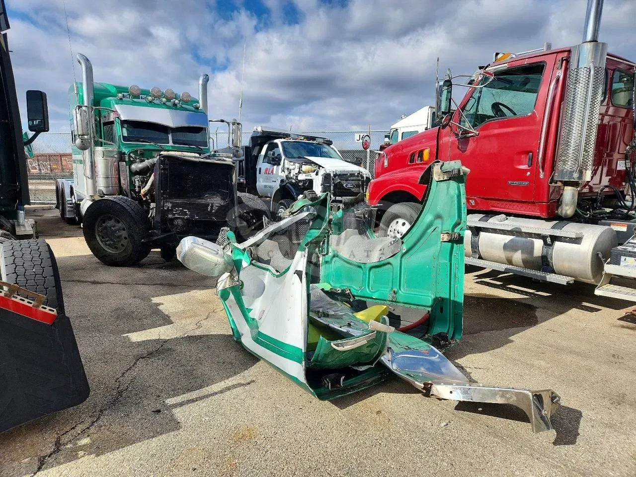 Peterbilt 389/520 15.0L 6 2021