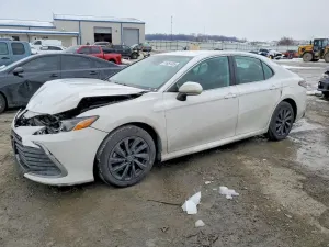 Toyota Camry LE 2.5L 4 2023