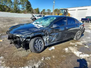 Hyundai Elantra 2.0L 4 2024