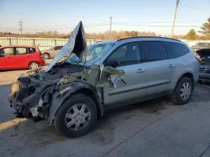 Chevrolet Traverse LS 3.6L 6 2011