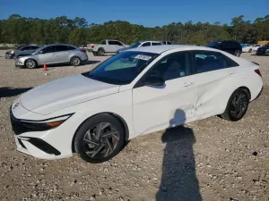 Hyundai Elantra 2.0L 4 2025