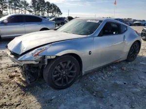 Nissan 370z BASE 3.7L 6 2017