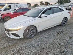 Hyundai Elantra 2.0L 4 2025