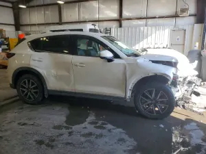 Mazda CX-5 GRAND TOURING 2.5L 4 2017