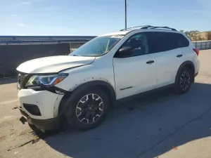 Nissan Pathfinder S 3.5L 6 2019