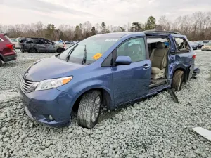 Toyota Sienna XLE 3.5L 6 2015