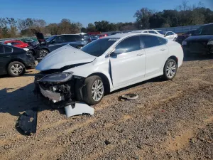 Chrysler 200 LIMITED 2.4L 4 2015