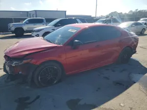 Toyota Camry SE 2.5L 4 2020