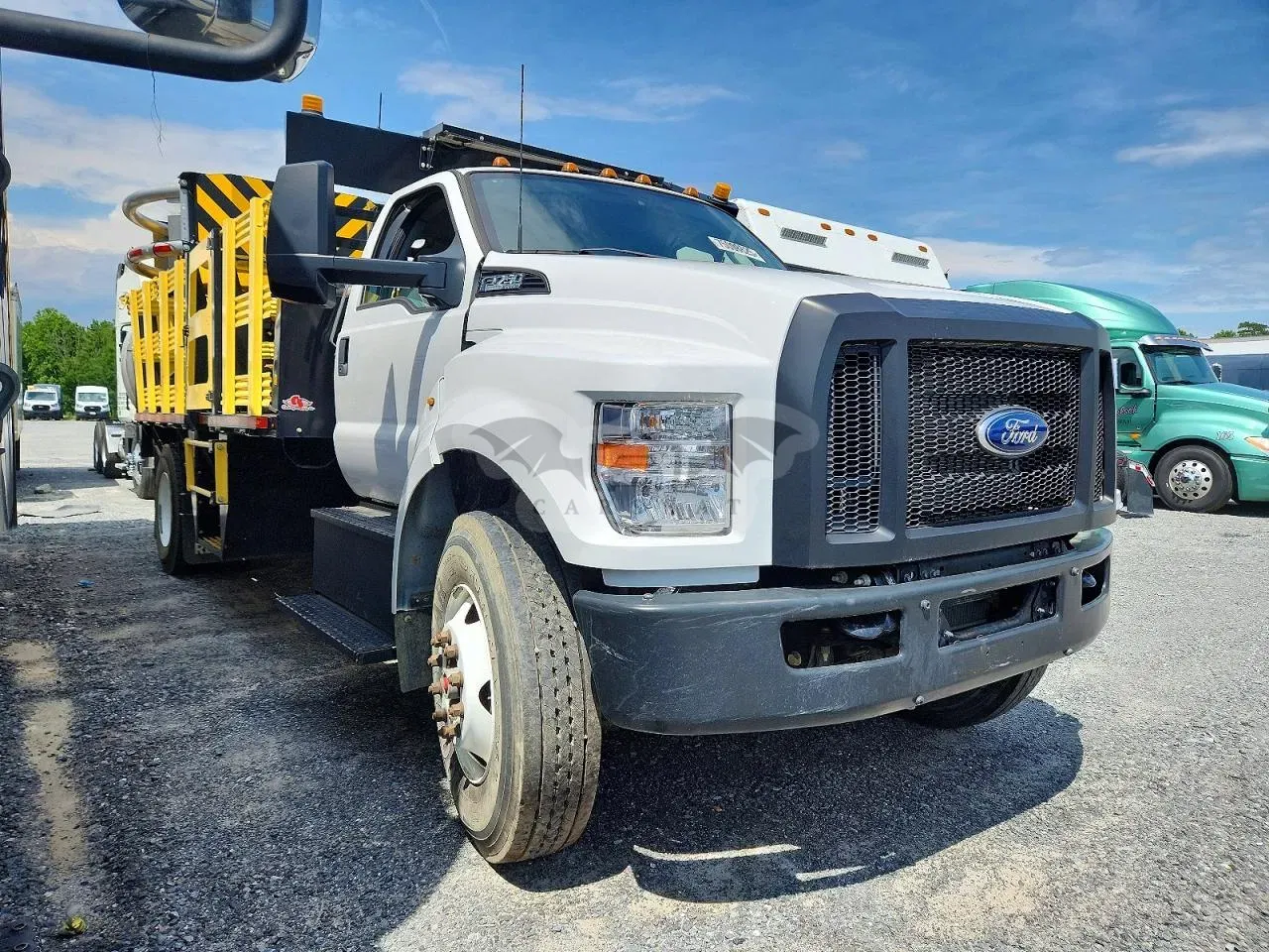 Ford F750 7.3L 8 2023