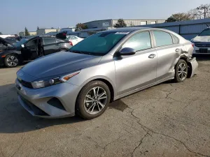 Kia Cerato / Forte / K3 LX 2 L 4 2024