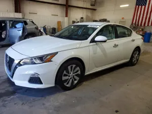 Nissan Altima S 2.5L 4 2020
