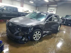 Toyota Camry BASE 2.5L 4 2011