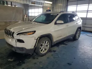 Jeep Cherokee LATITUDE 2.4L 4 2015
