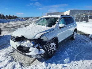 Volkswagen Tiguan SE 2.0L 4 2021