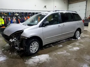 Toyota Sienna CE 3.3L 6 2006