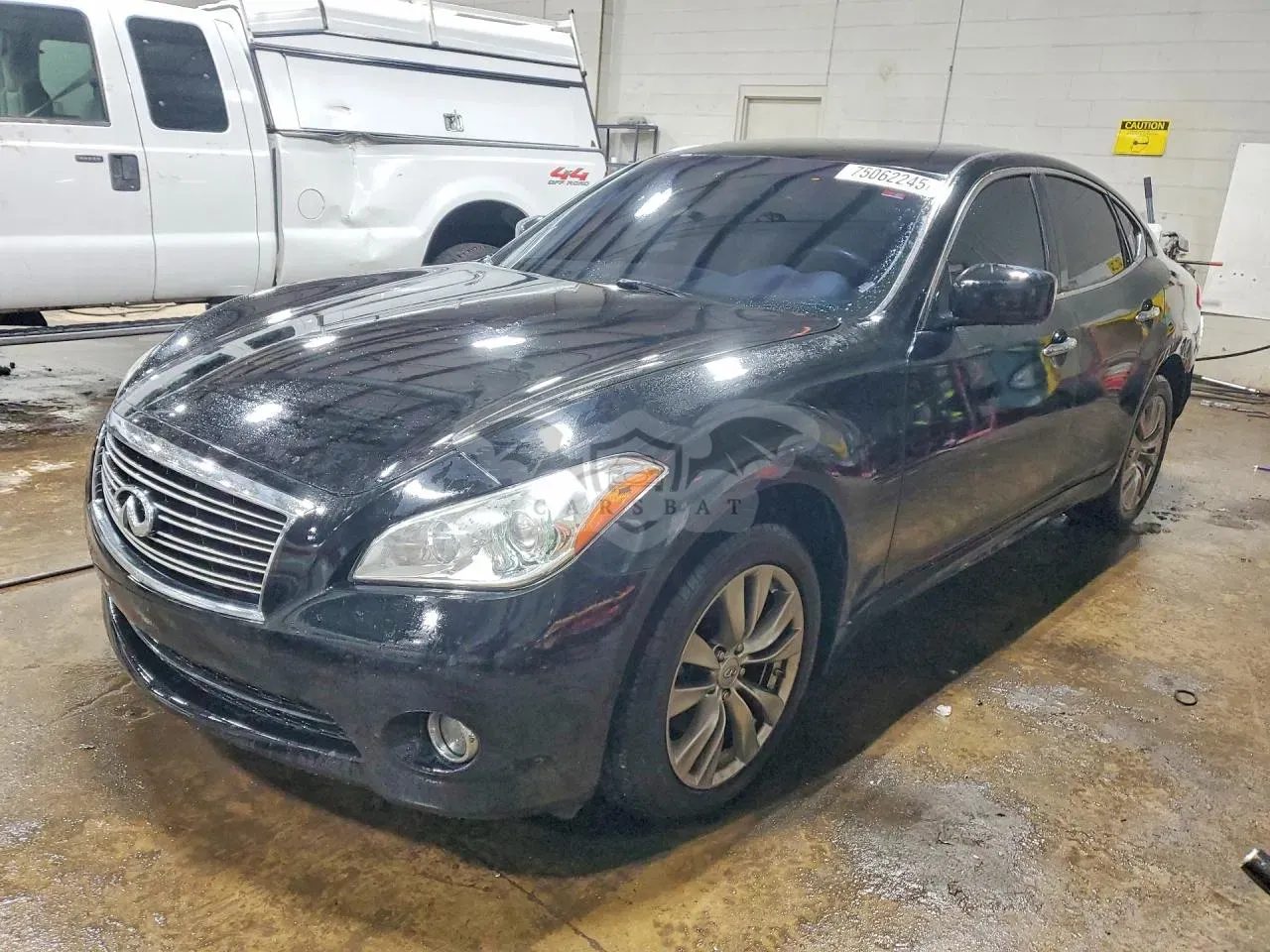 Infiniti M37 X 3.7L 6 2013