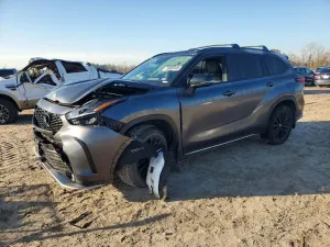 Toyota Highlander 2.4L 4 2025