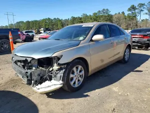 Toyota Camry BASE 2.5L 4 2011